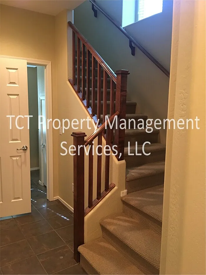 3 bed, 2.5 bath, 1262 sqft, $2,000 — Photo 4