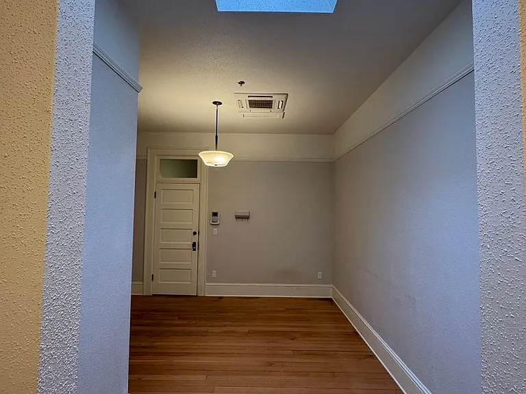 524 E Main St #207 — Photo 5