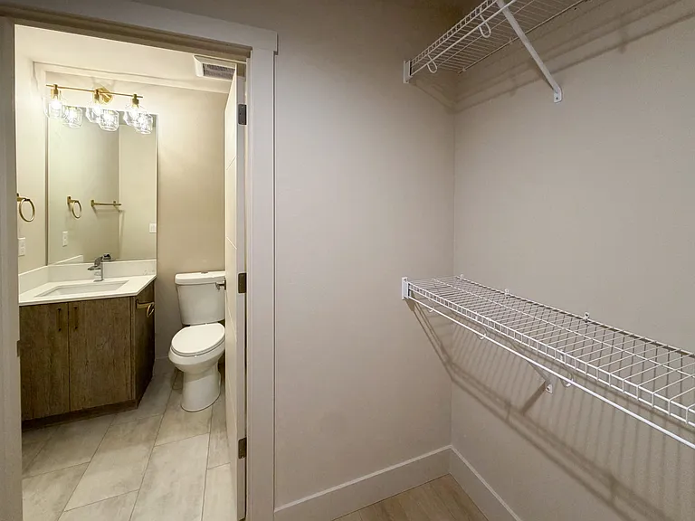 NE 2nd Ct — Photo 5