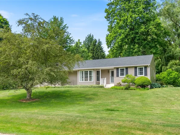 6013 Birchwood Ln, Sodus, NY 14551