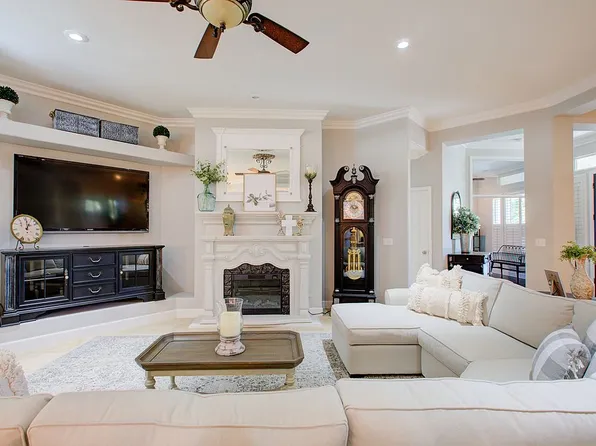2067 Robin Hood Ln, Merced, CA 95340