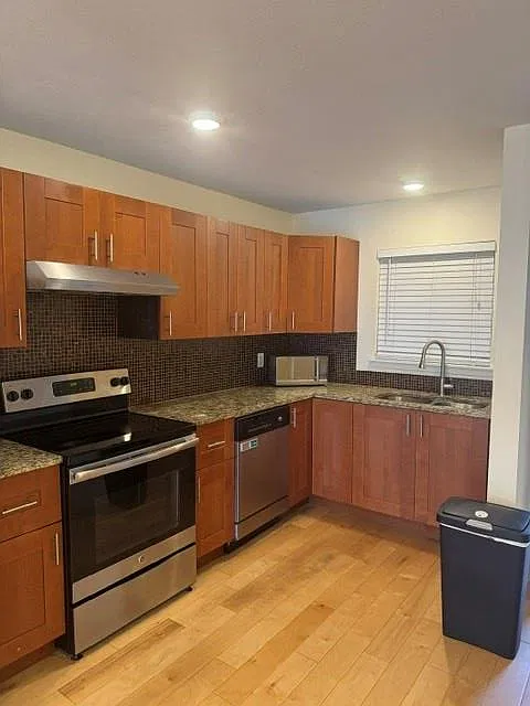 2 bed, 2.0 bath, 915 sqft, $1,800 — Photo 4