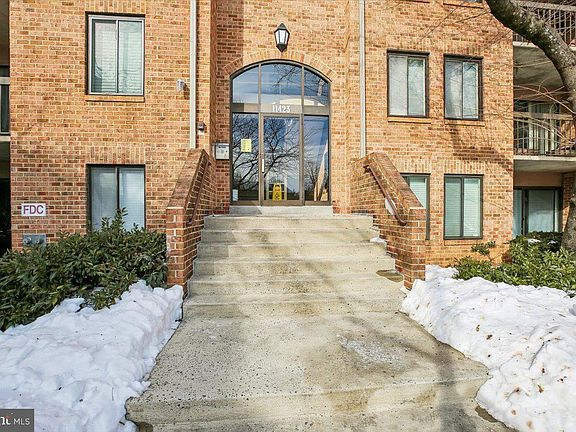 3rd image of 11423 Commonwealth Dr APT 303