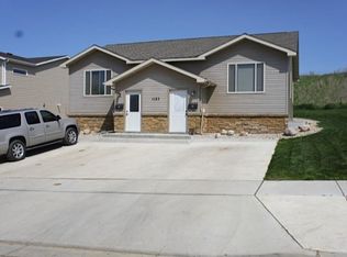 1123 8th Ave NE, Minot, ND 58703