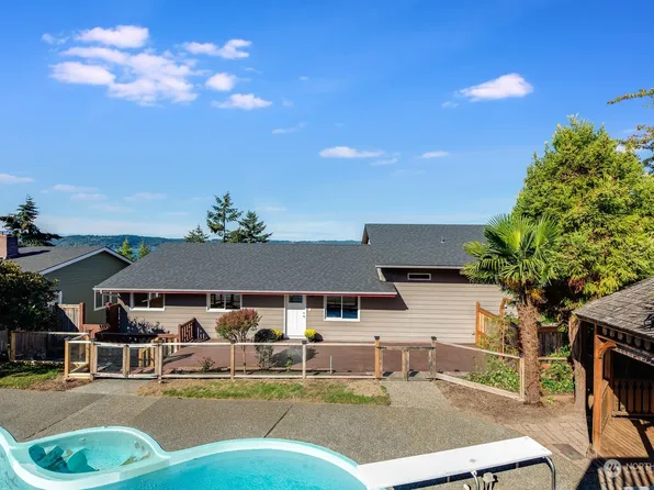 6713 Soundview Drive NE, Tacoma, WA 98422