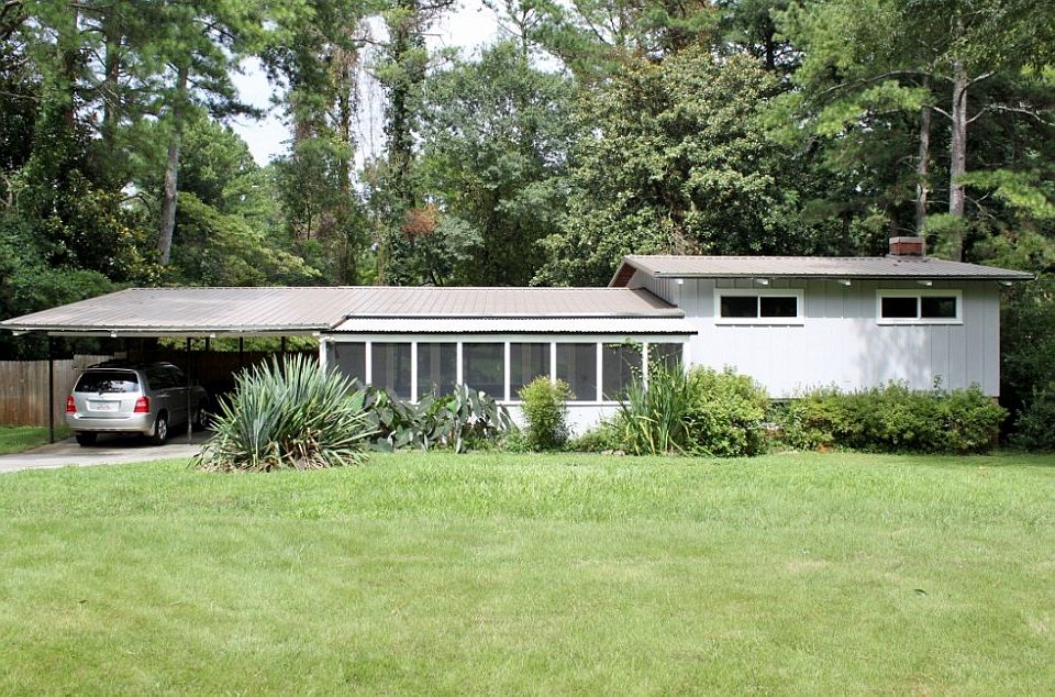 California Tri-level home