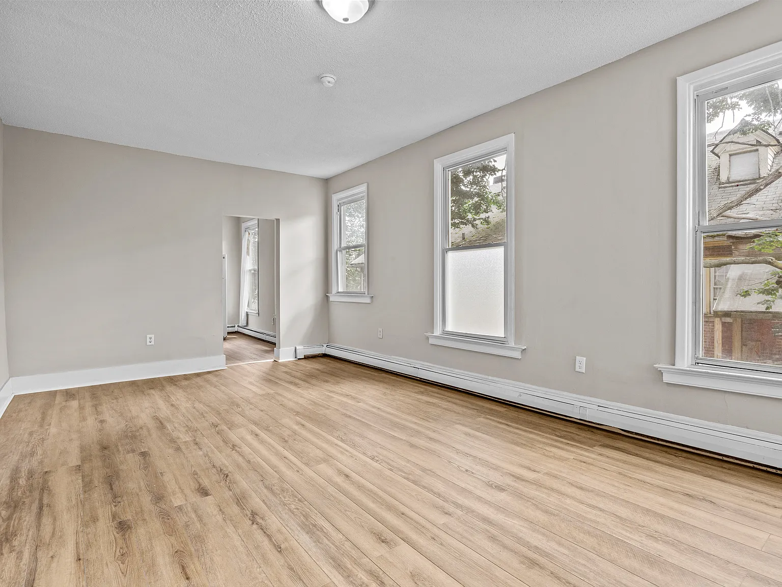 1 bed, $1,600 — Photo 2