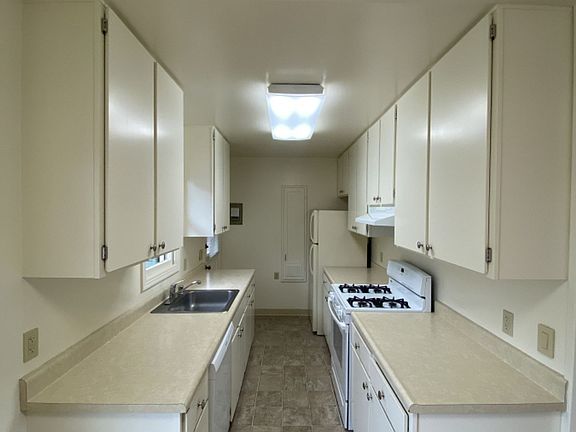 5th image of 635 Gibson Ave