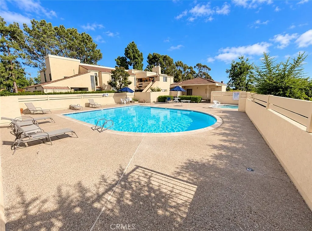 3 bed, 1222 sqft, $4,200 — Photo 4