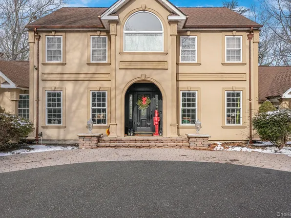 180 Miller Place Road, Miller Place, NY 11764