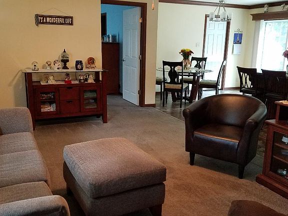 5th image of 71 Peggi Ln