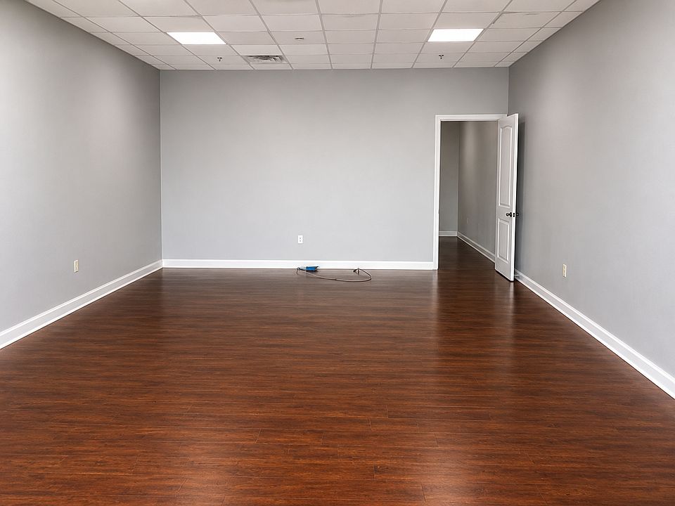 1st image of 9895 Alameda Ave #115