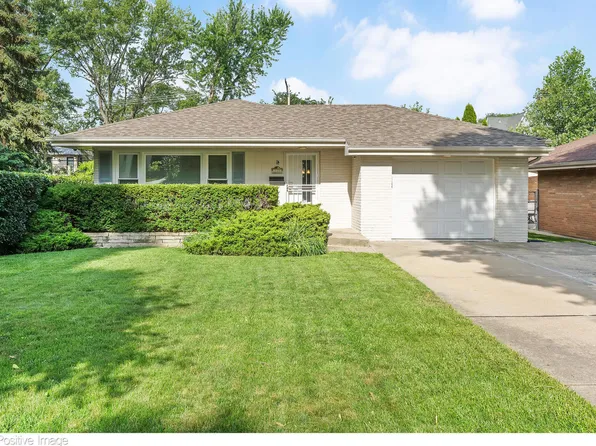 220 S Madison St, Hinsdale, IL 60521