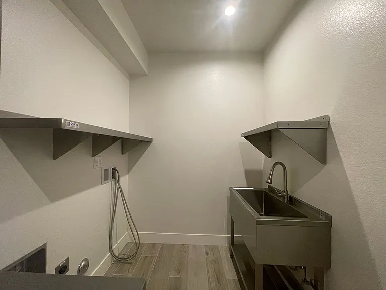 17515 Live Oak St #1 — Photo 25