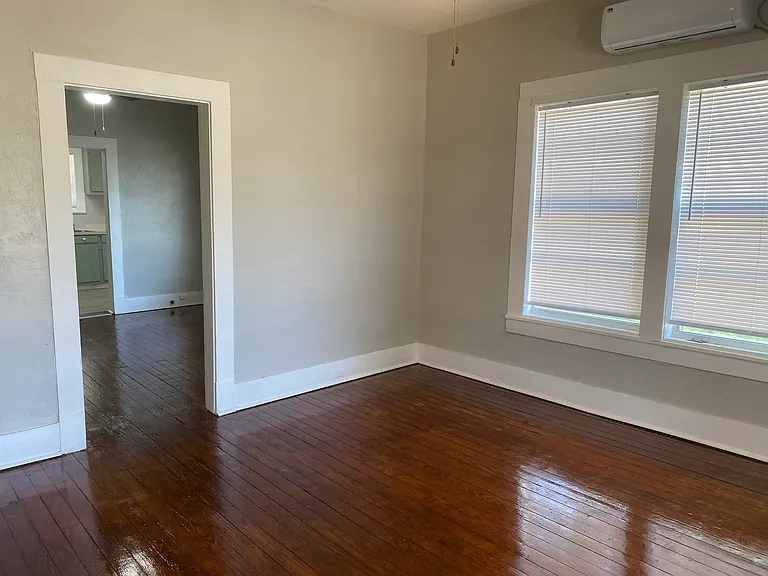 119 N Avenue D — Photo 16