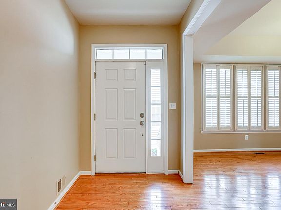 3rd image of 6059 Gallant Fox Ct