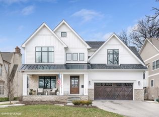 118 Tuttle Ave, Clarendon Hills, IL 60514