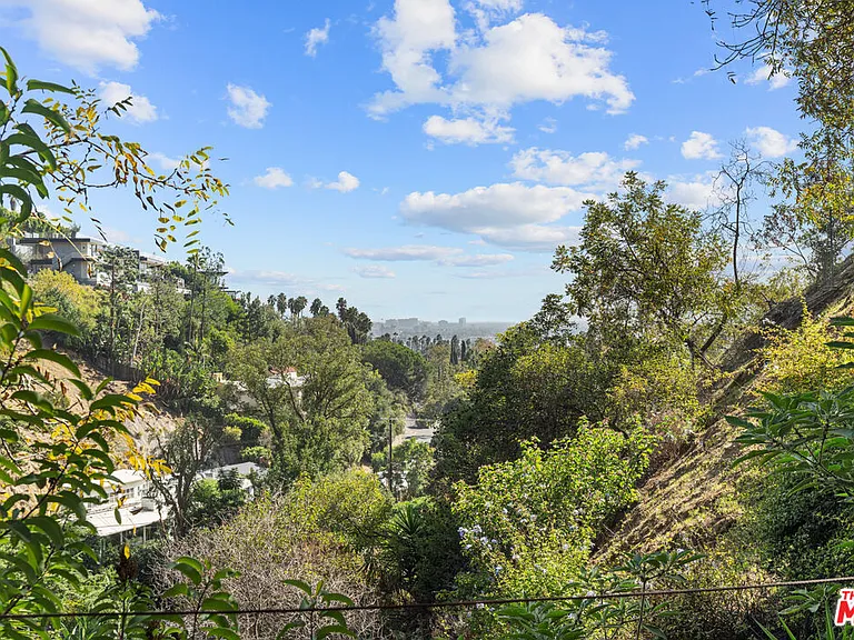 1853 Nichols Canyon Rd — Photo 37