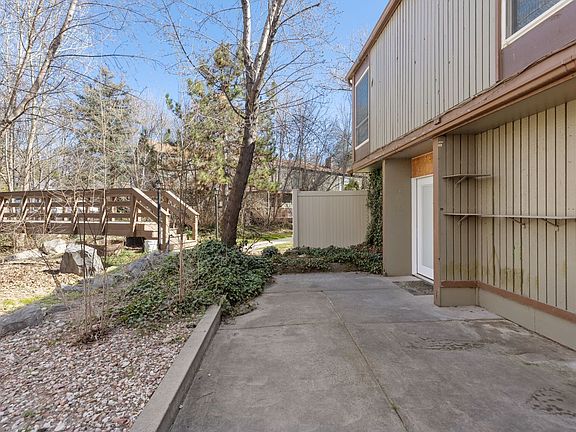 5th image of 5489 Willow Ln