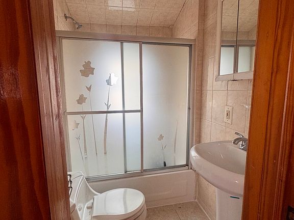 3rd image of 24 McLaughlin St #5