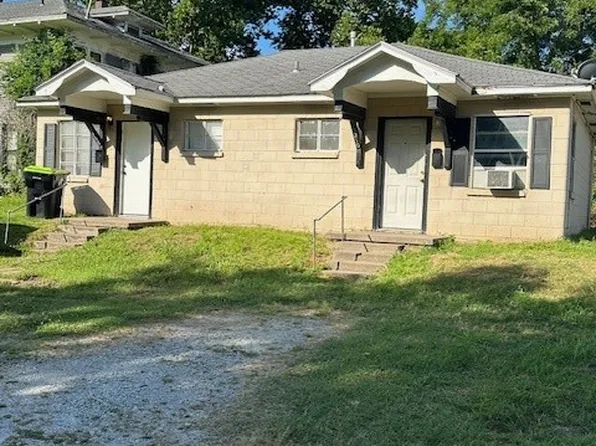 208 W 8th St, Holdenville, OK 74848