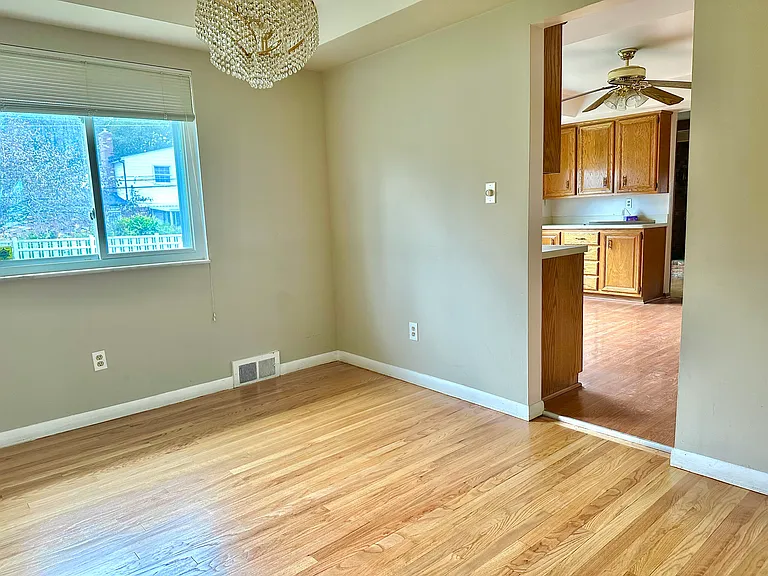 32307 Cambridge Dr — Photo 25