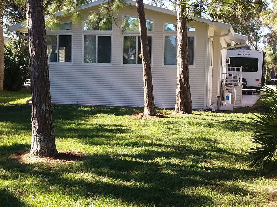 1st image of 520 Lake Dr