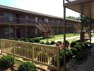 1st image of 1751 W Nettleton Ave APT 103A
