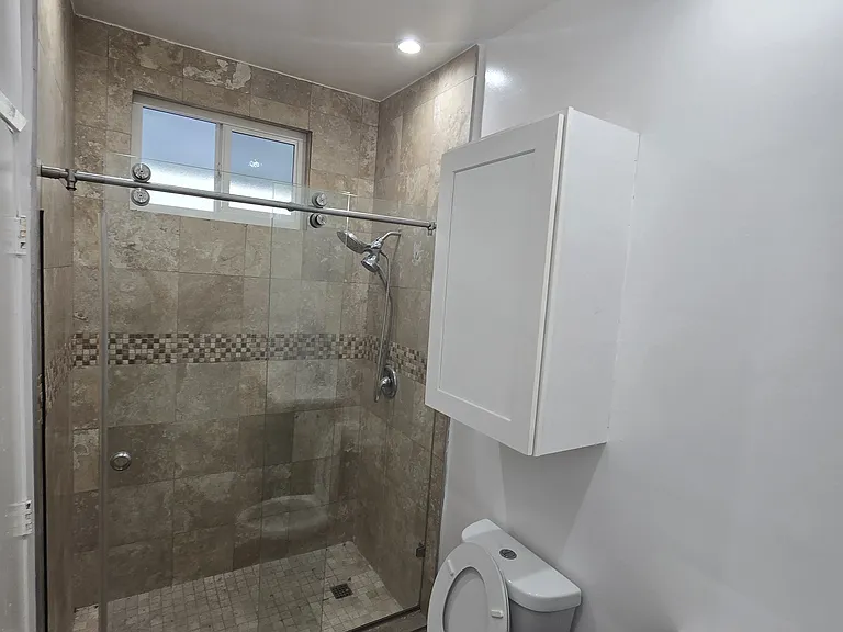 845 W 62nd St — Photo 10