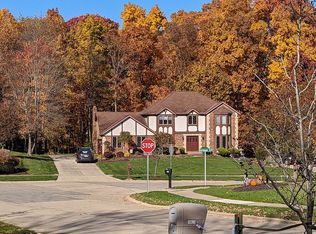 10030 Gatewood Dr, Brecksville, OH 44141
