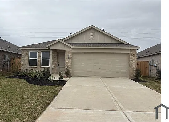 4 bed, 1736 sqft, $2,100 — Photo 3