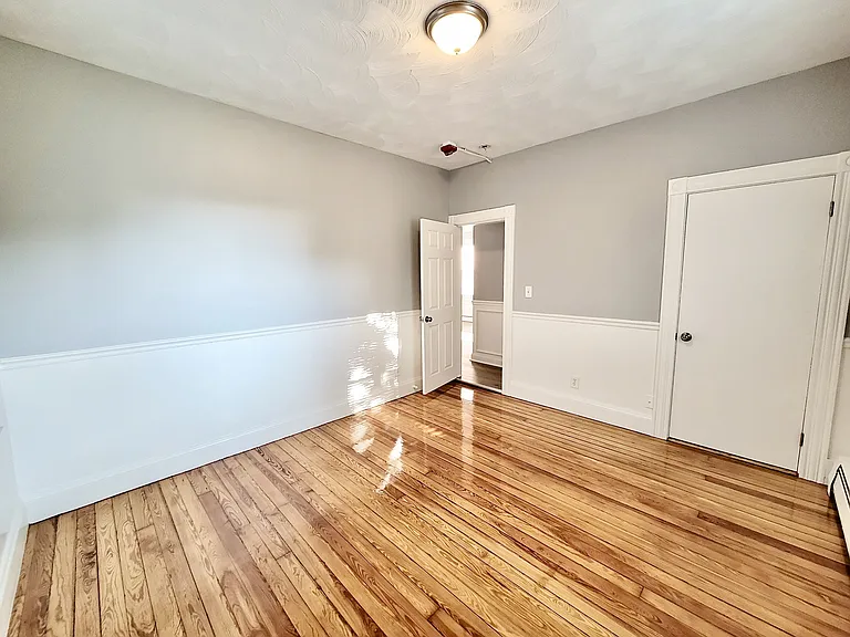 524 Charles St #1R — Photo 8