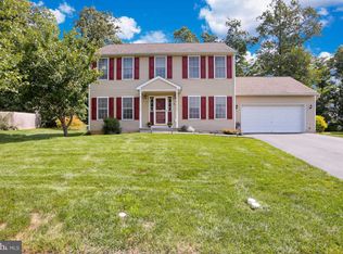 9 Lemontree Dr, Morgantown, PA 19543