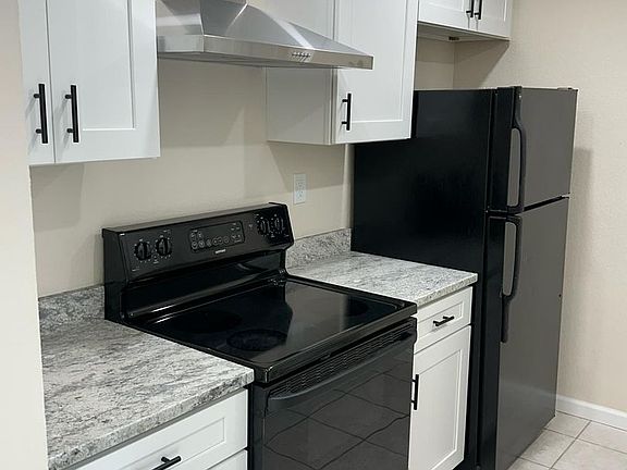 4th image of 13583 Imperial Grove Dr N