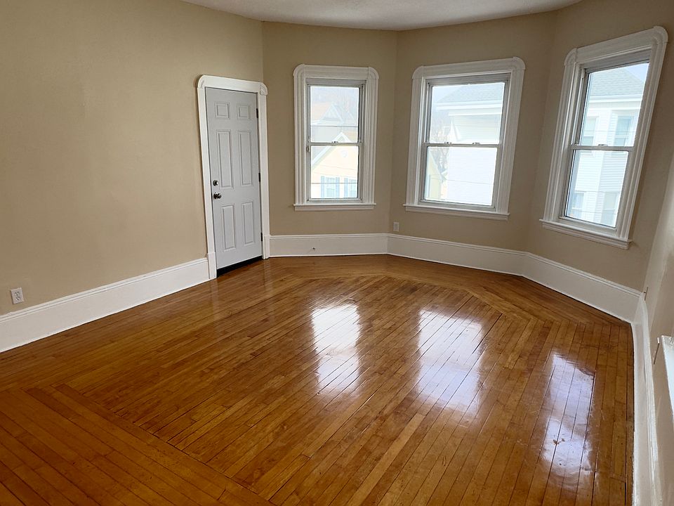 1st image of 136 Nye St