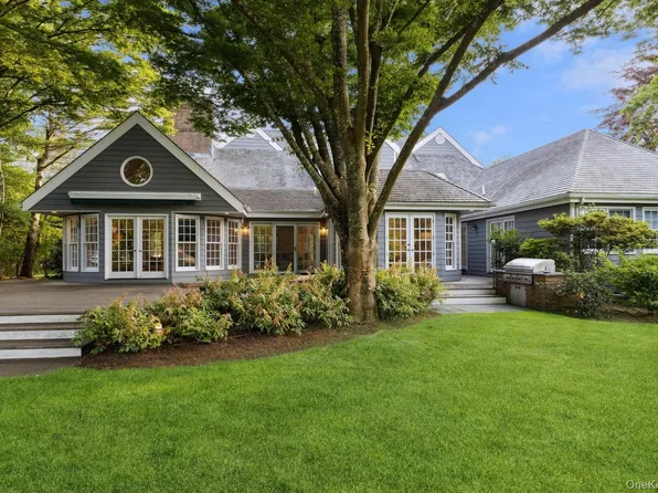 62 Beach Ln, Westhampton Beach, NY 11978