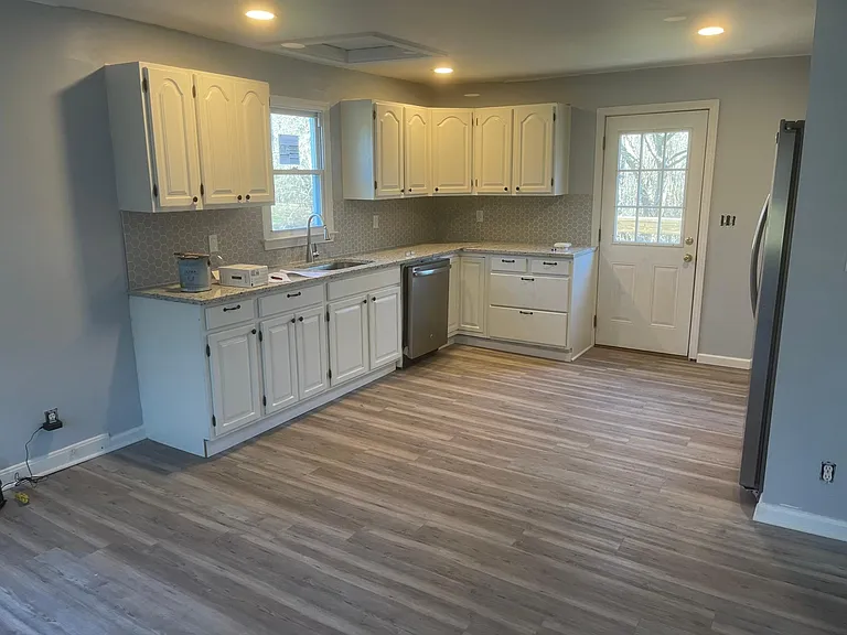 204 Williams Rd — Photo 3