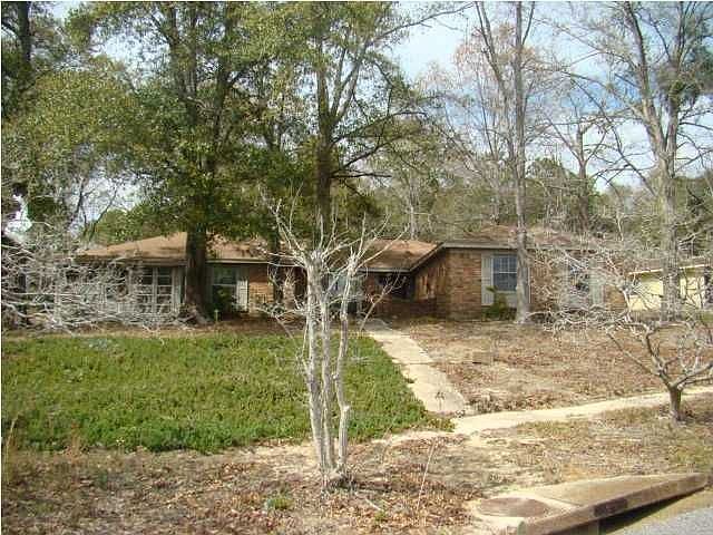2nd image of 405 Dogwood Dr