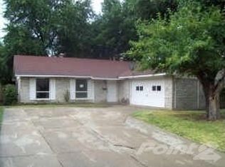 405 W Springdale Ln, Grand Prairie, TX 75052