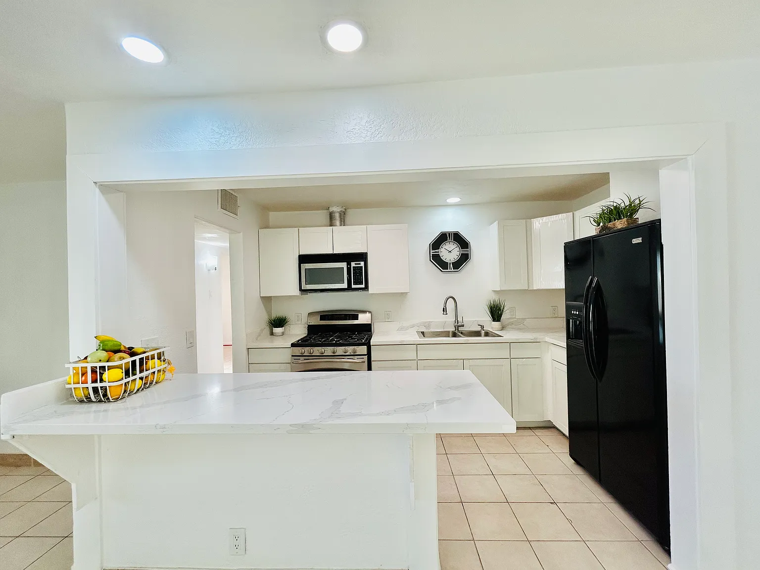 3 bed, 1100 sqft, $1,900 — Photo 3