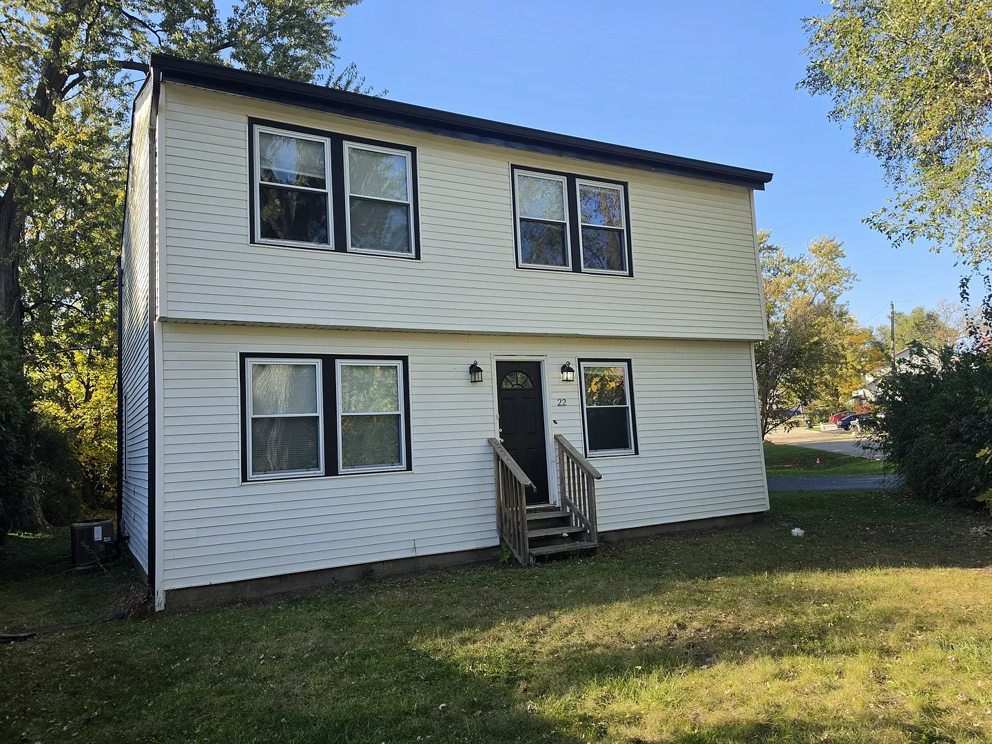4 bed, 1470 sqft, $2,450 — Photo 2