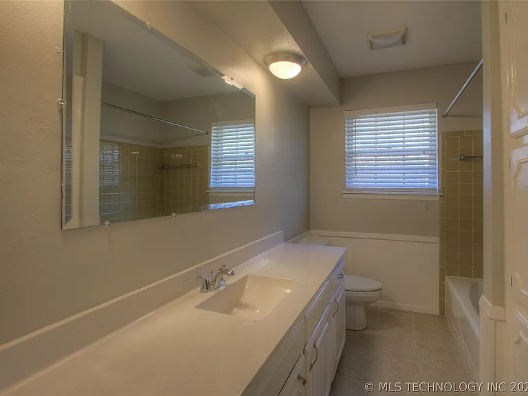 6635 E 54th St — Photo 16