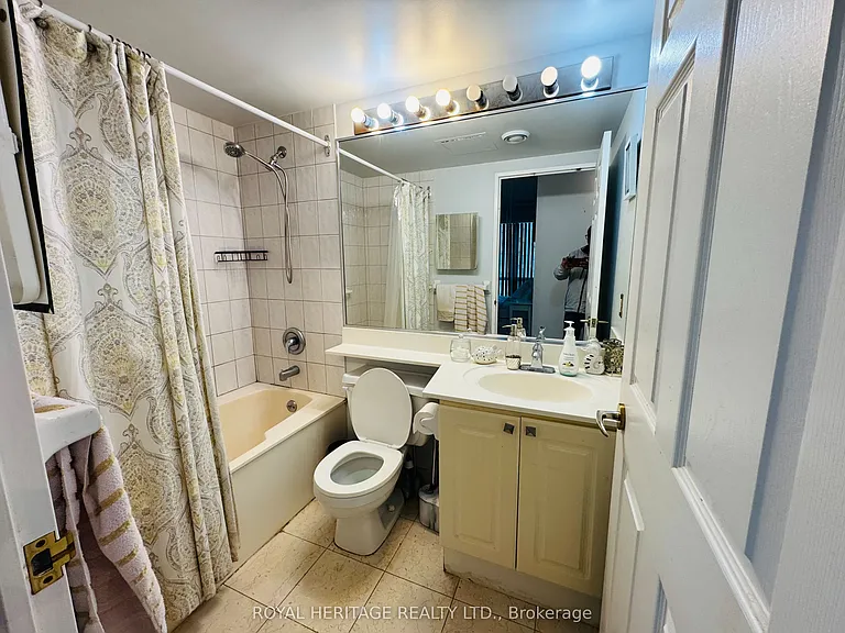 8 Lee Centre Dr #613 — Photo 3