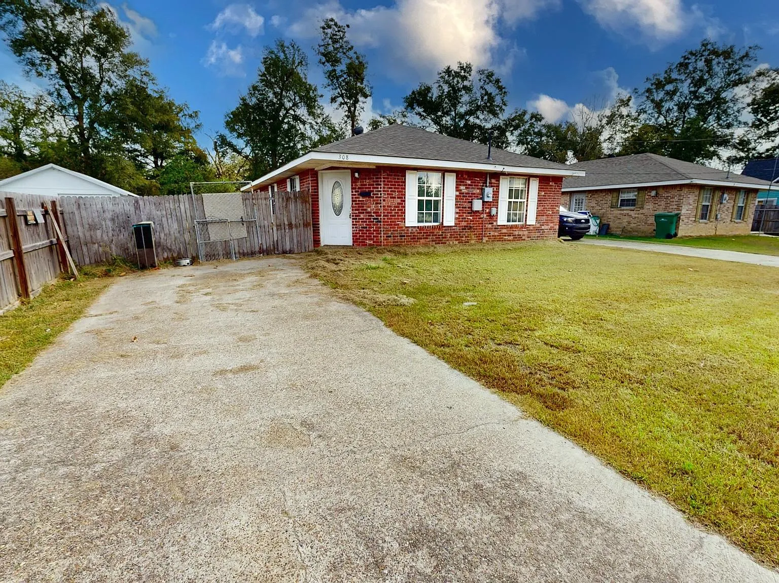 3 bed, 2.0 bath, 1144 sqft, $1,000 — Photo 1