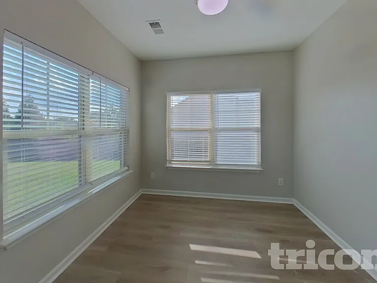539 Branch Wood Dr — Photo 4