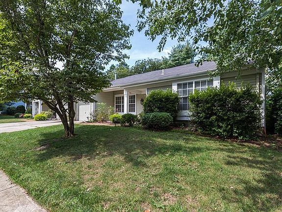 4th image of 1028B Thornbury Ln