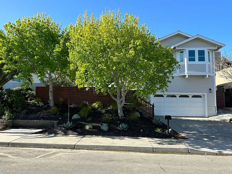 417 Woodbridge St — Photo 2