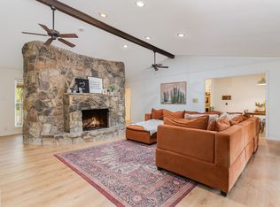 1908 Nancy Lea Rd, Bonham, TX 75418