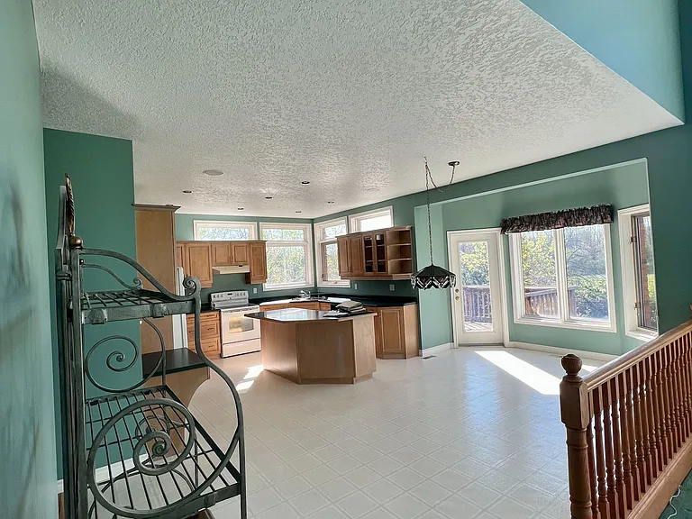 287 Clair Rd E #MAIN — Photo 4
