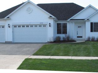 235 Red Hawk Rd, Hampshire, IL 60140